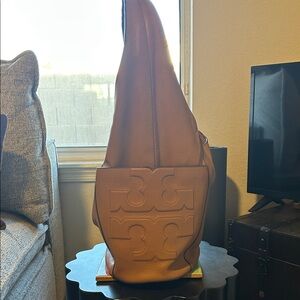 Tory Burch Shoulder Tote Bucket